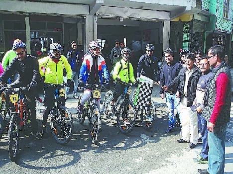Walk to depart Jageshwar Himalaya Rally